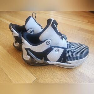 Nike Kids' Black and White Sneakers